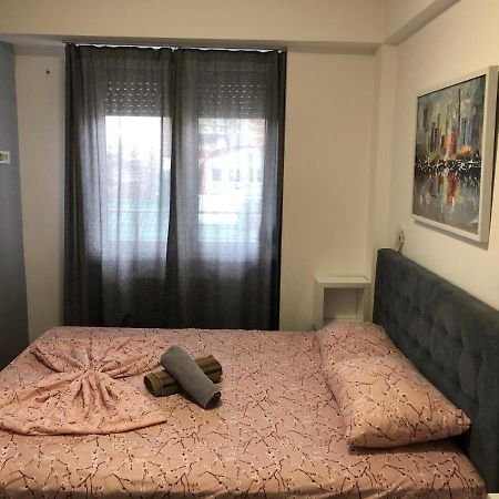 Cozy Apartment In The City Center Skopje Exteriör bild