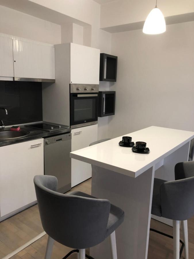 Cozy Apartment In The City Center Skopje Exteriör bild