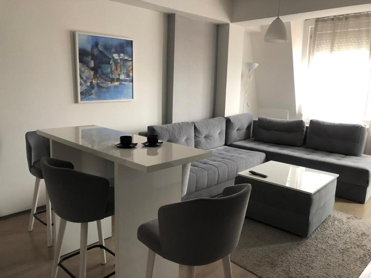 Cozy Apartment In The City Center Skopje Exteriör bild
