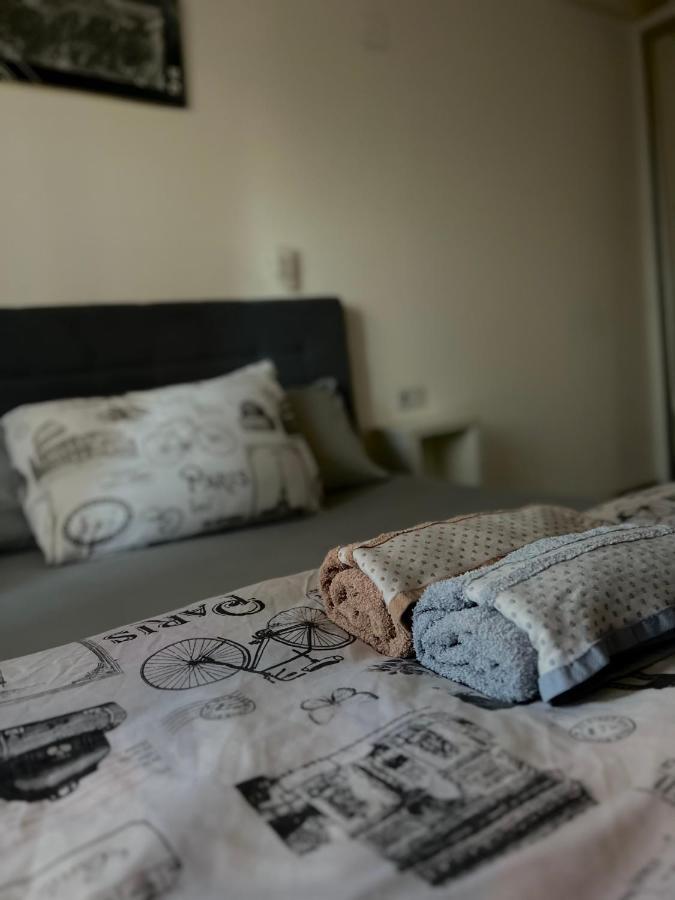 Cozy Apartment In The City Center Skopje Exteriör bild
